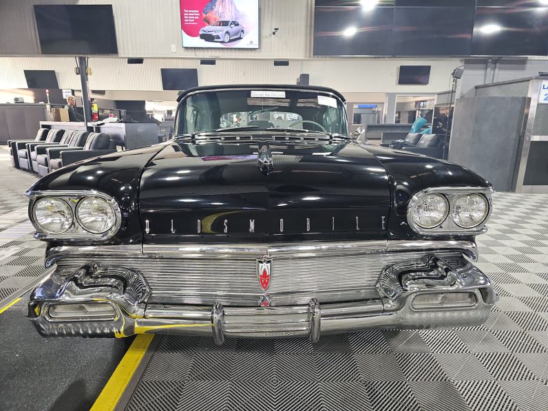 1958 Oldsmobile Dynamic 88 Convertible (J2 Tripower)