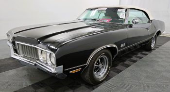 1970 Oldsmobile Cutlass 4-4-2 Convertible
