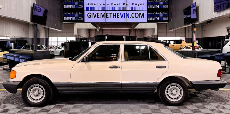1981 Mercedes Benz 300D Sedan