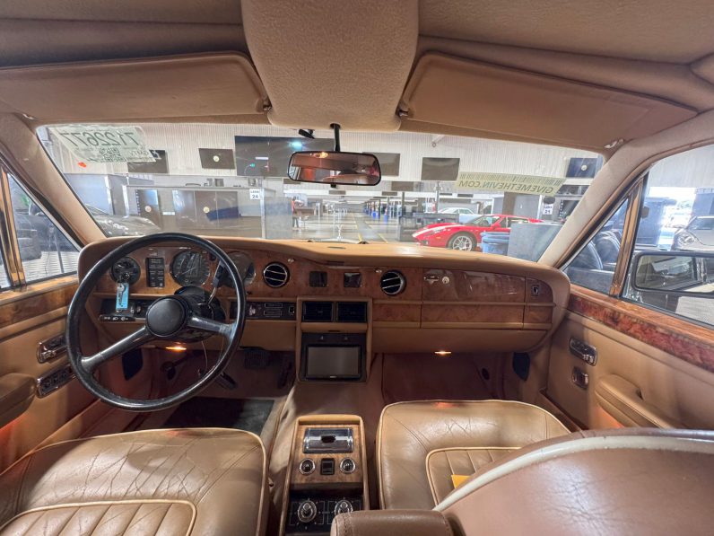ROLLS-ROYCE SILVER SPIRIT