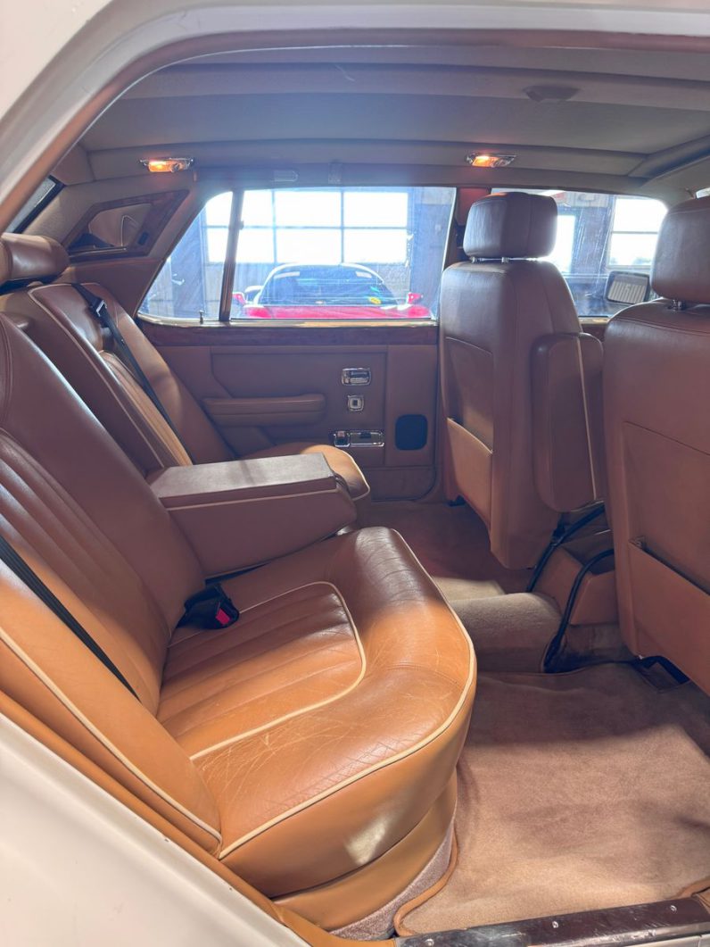 ROLLS-ROYCE SILVER SPIRIT