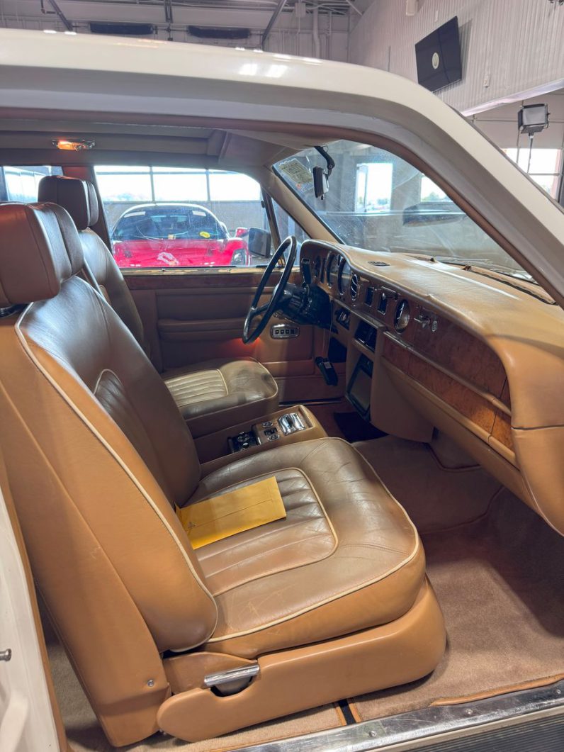ROLLS-ROYCE SILVER SPIRIT