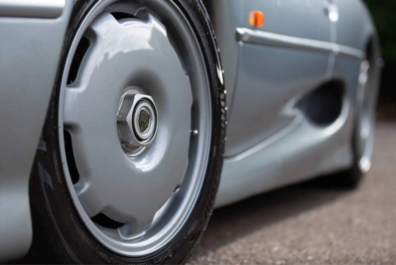 1993 Jaguar XJ220