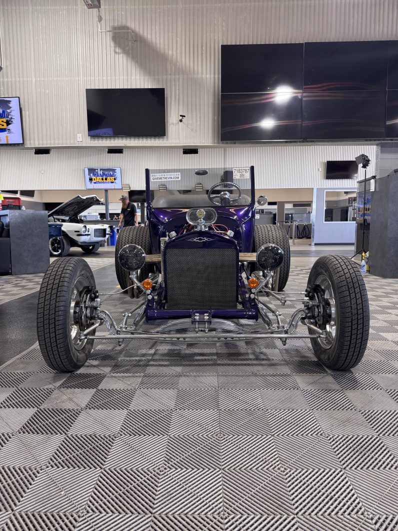 2000 Ford T-Bucket Hot Rod